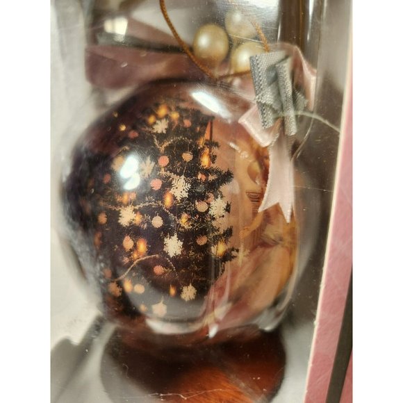 BARBIE Collectible 1997 Holiday Barbie 4" Decoupage Ornament w/wooden stand ~NIB - Picture 4 of 8